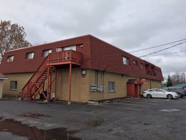 102 E Schoolhouse Rd, Yorkville, IL 60560
